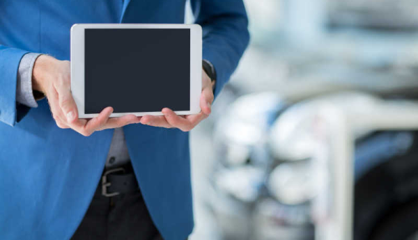 人到中年焦虑多，平安御享分红为家庭财富与保障兜底